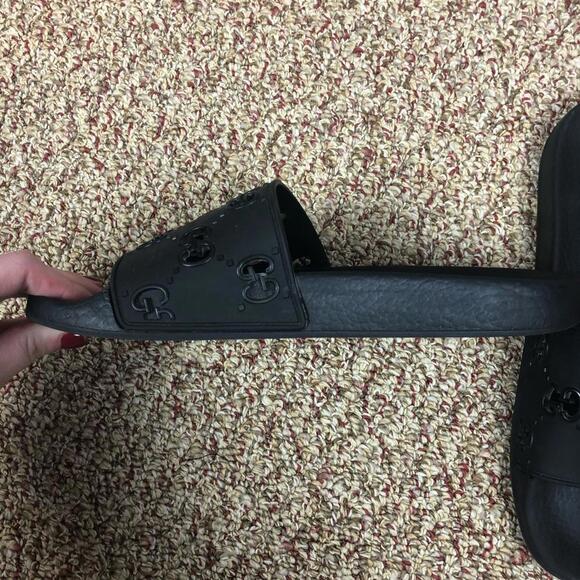 Gucci Rubber GG Slide Sandal - Picture 5 of 11